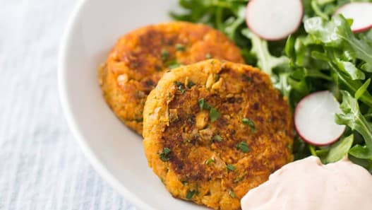 Golden chickpea patties