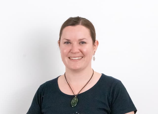 Coralie, Operational Support